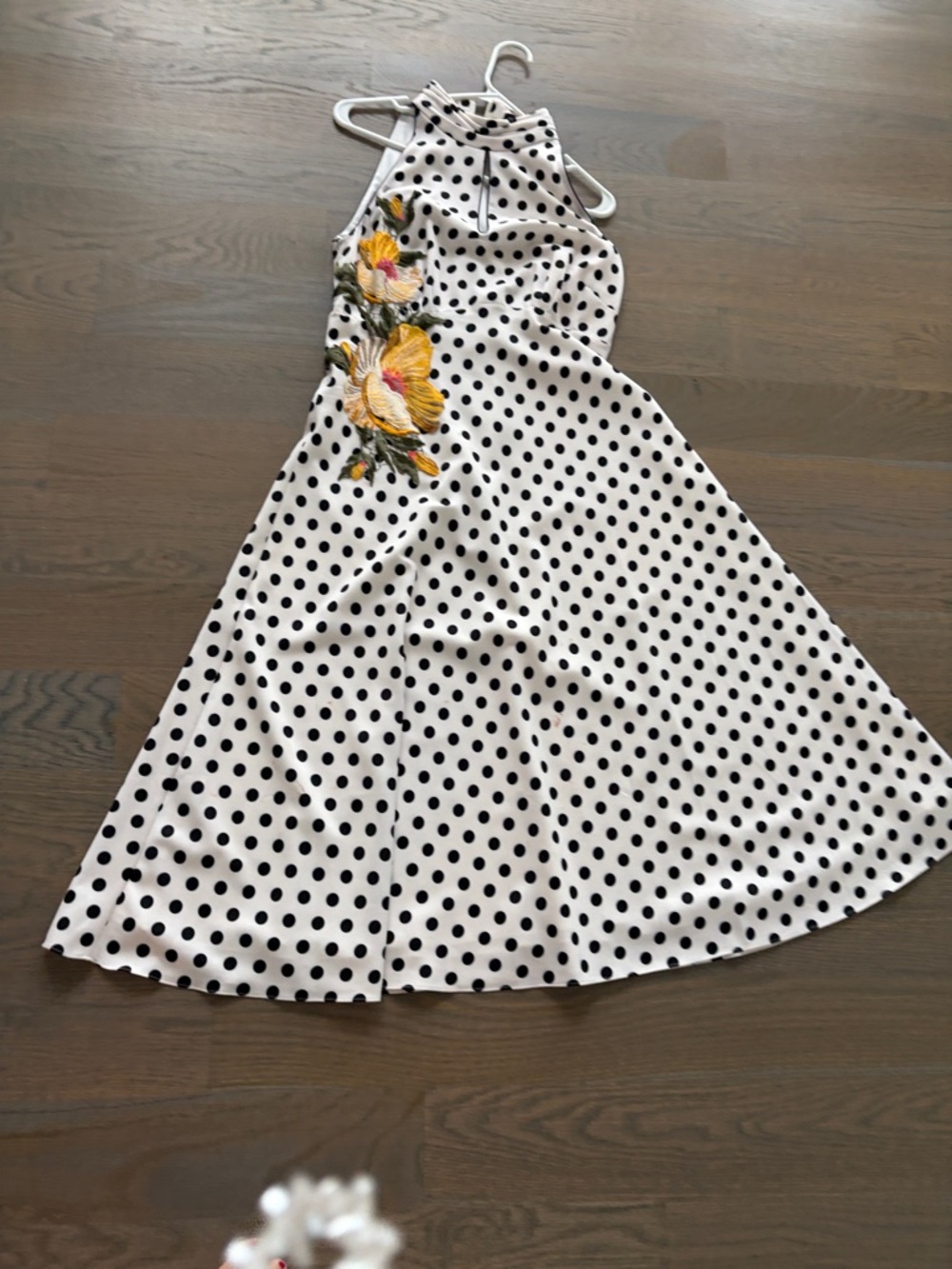 Karen Millen White Polka Dot Midi Dress with Yellow Floral Appliqué - Picture 4 of 6